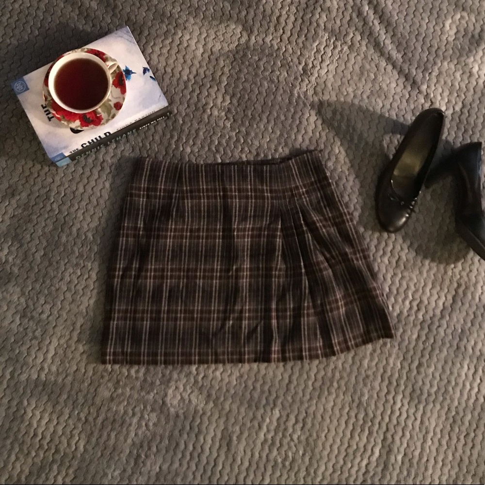 Express size 9/10 wool mini skirt